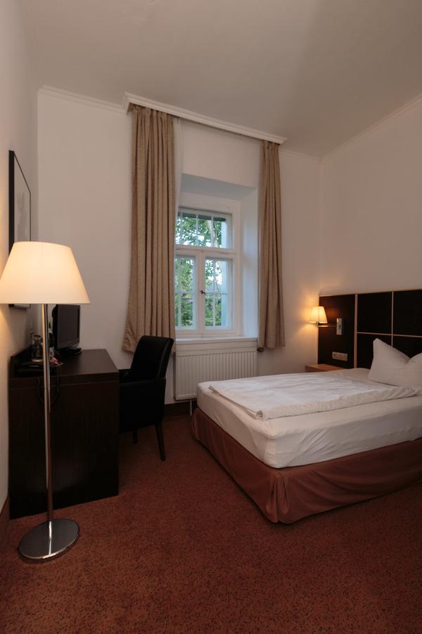 Hotel Landhaus Schlachtensee Berlin Oda fotoğraf